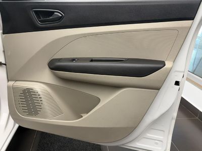 2025 Renault Triber 1.0 Expression