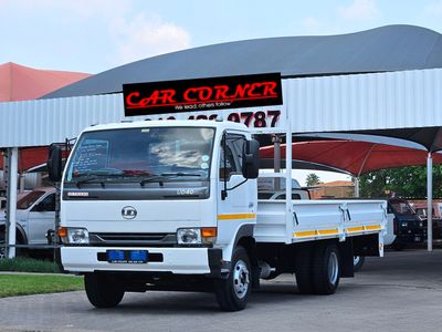 2014 Nissan Ud 40 4-Ton Dropsides