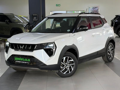 2025 Mahindra XUV 3XO 1.2T AX5L SUNROOF