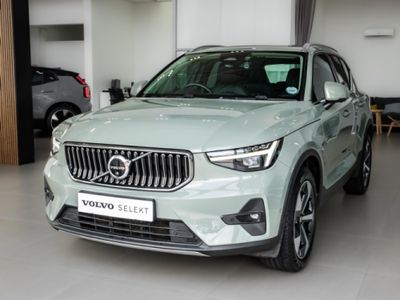 2023 Volvo XC40 B4 Plus Bright Geartronic Mild-Hybrid