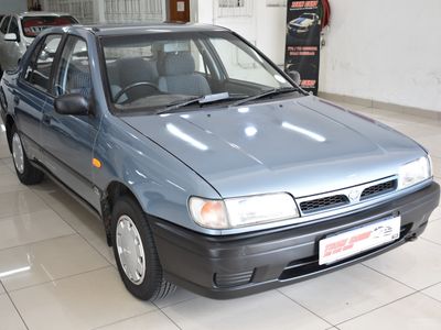 1995 Nissan Sentra 160 Auto