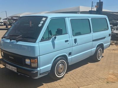 1986 Toyota Hi-Ace Custom 10