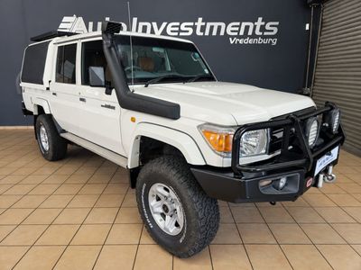 2015 Toyota Land Cruiser 79 4.0 Double-Cab