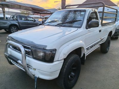 1998 Toyota Hilux 2700i Raider Raised Body Single-Cab