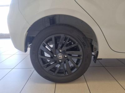 2025 Toyota Vitz 1.0 XR