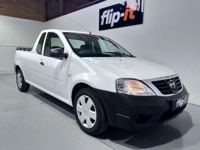 2022 Nissan NP200 1.6 A/C Safety Pack
