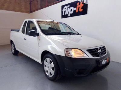 2022 Nissan NP200 1.6 A/C Safety Pack