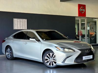 2021 Lexus ES 300h EX