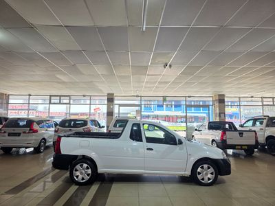 2021 Nissan NP200 1.6 A/C Safety Pack