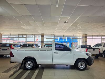 2023 Toyota Hilux 2.0 VVTI S AIRCON Single-Cab (Petrol,Manual)