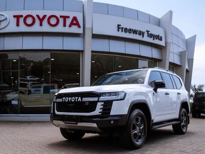 2026 Toyota Land Cruiser 300 V6 3.5T 1M Hev GR-S