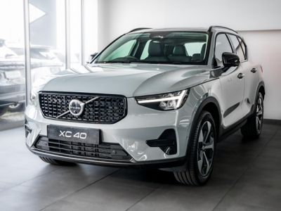 2026 Volvo XC40 B4 Plus Dark Geartronic Mild-Hybrid