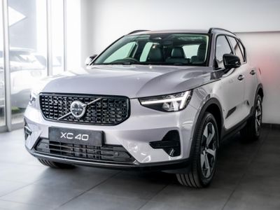 2026 Volvo XC40 B4 Plus Dark Geartronic Mild-Hybrid