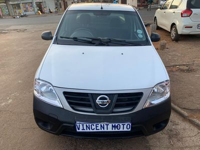 2020 Nissan NP200 1.6 A/C Safety Pack