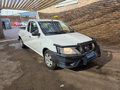 2016 Nissan NP200 1.6 A/C Safety Pack