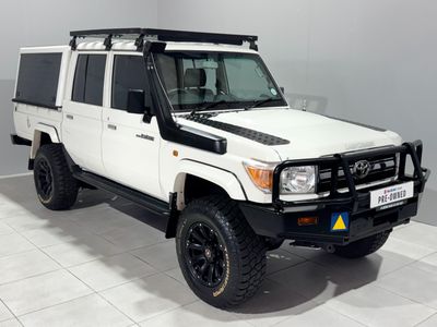 2014 Toyota Land Cruiser 79 4.0 Double-Cab