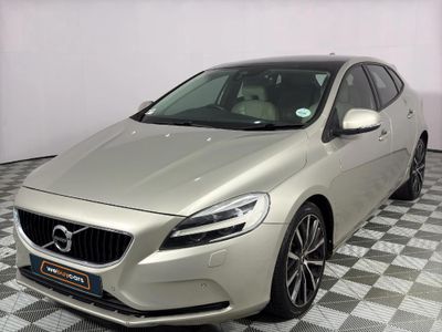2017 Volvo V40 T3 Momentum Auto