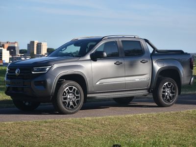 2026 Volkswagen Amarok Dark label