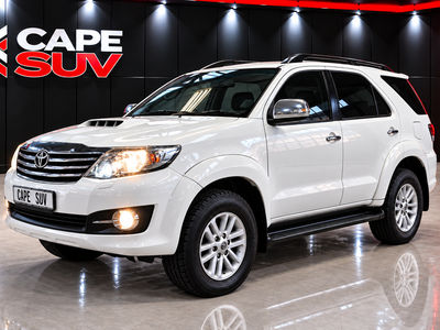 2015 Toyota Fortuner 3.0 D-4D Raised Body F/L 5-Speed 7-Seater