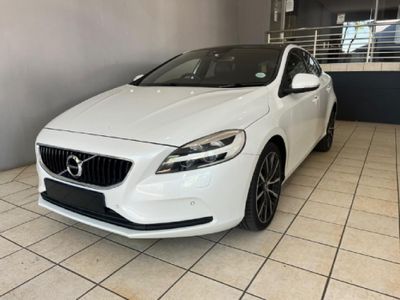 2018 Volvo V40 T4 Momentum Auto