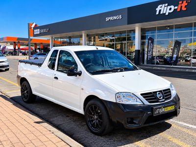 2015 Nissan NP200 1.6 A/C Safety Pack