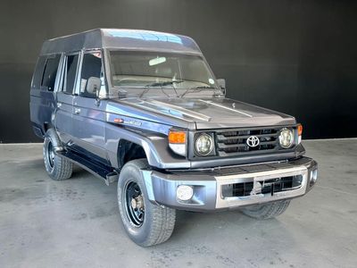 1988 Toyota Land Cruiser FJ62 Land Cruiser 1988 TOYOTA LAND CRUISER HZJ75 TROOP