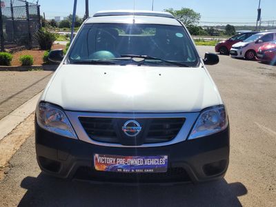 2022 Nissan NP200 1.6 A/C Safety Pack
