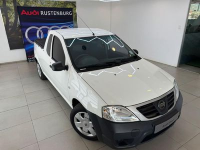 2022 Nissan NP200 1.6 A/C Safety Pack