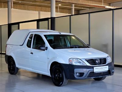 2023 Nissan NP200 1.6 A/C Safety Pack