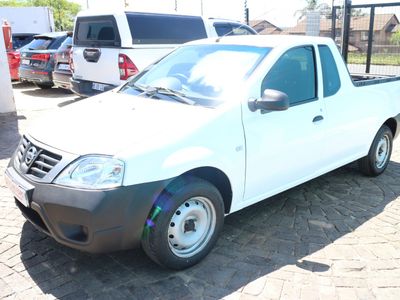 2021 Nissan NP200 1.6 A/C Safety Pack
