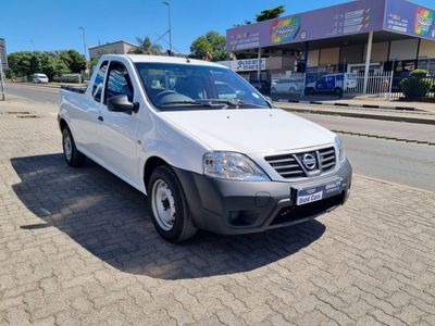 2022 Nissan NP200 1.6 A/C Safety Pack