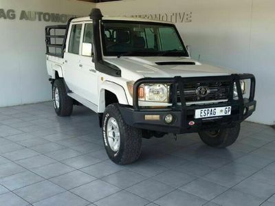 2015 Toyota Land Cruiser 79 4.5 D Double-Cab