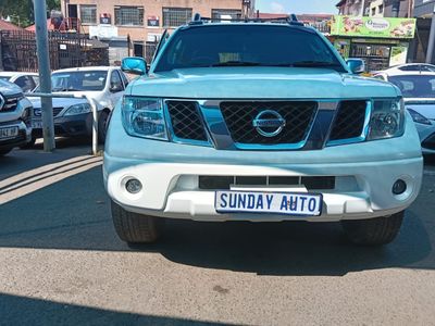 2009 Nissan Navara 4.0 V6 Auto Double-Cab