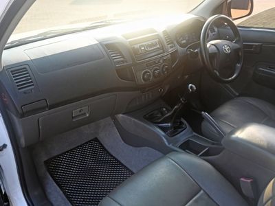 2014 Toyota Hilux 2.5 D-4D S Single-Cab