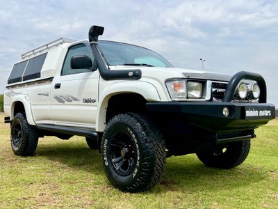 2000 Toyota Hilux 2700i Raider 4x4 Single-Cab