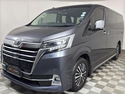 2022 Toyota Quantum 2.8 VX 9-seat