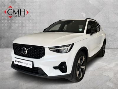 2025 Volvo XC40 B4 Plus Dark Geartronic Mild-Hybrid