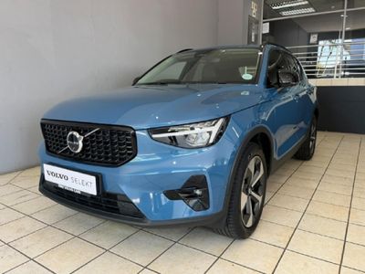 2025 Volvo XC40 B4 Plus Dark Geartronic Mild-Hybrid