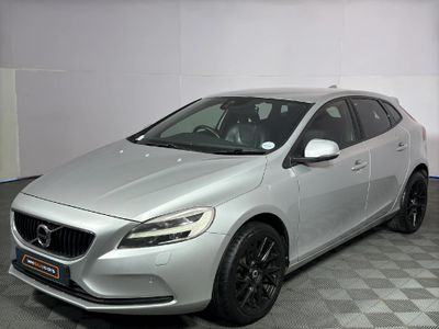 2017 Volvo V40 T3 Momentum Auto