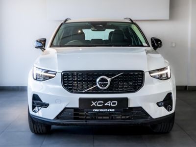 2025 Volvo XC40 B4 Plus Dark Geartronic Mild-Hybrid