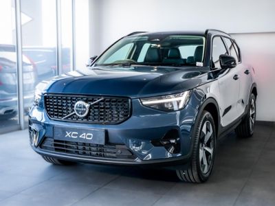 2026 Volvo XC40 B3 Plus Dark Geartronic Mild-Hybrid