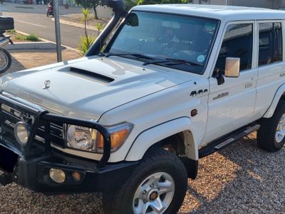 2014 Toyota Land Cruiser 76 4.5 D V8 Station Wagon
