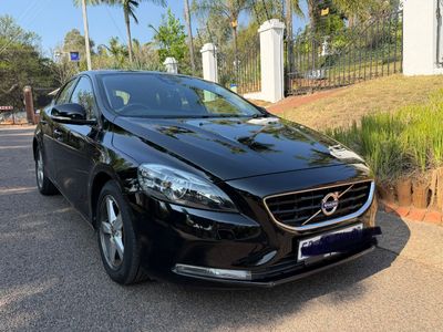2016 Volvo V40 T4 Momentum