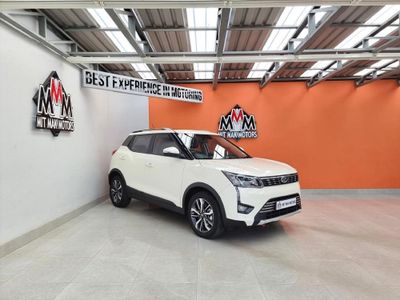2019 Mahindra XUV 300 1.2T | W8
