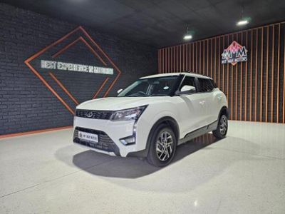 2022 Mahindra XUV 300 1.2T | W8