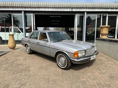 1984 Mercedes-Benz E-Class 200