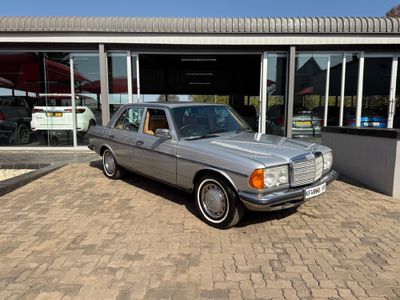 1984 Mercedes-Benz E-Class 200