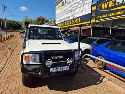2014 Toyota Land Cruiser 79 4.5 4D LX V Single-Cab