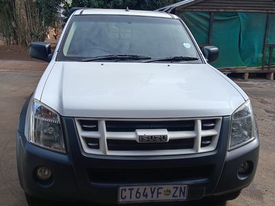 2012 Isuzu KB 250D-Teq Extended cab LE