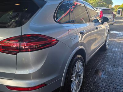 2018 Porsche Cayenne Auto Platinum Edition